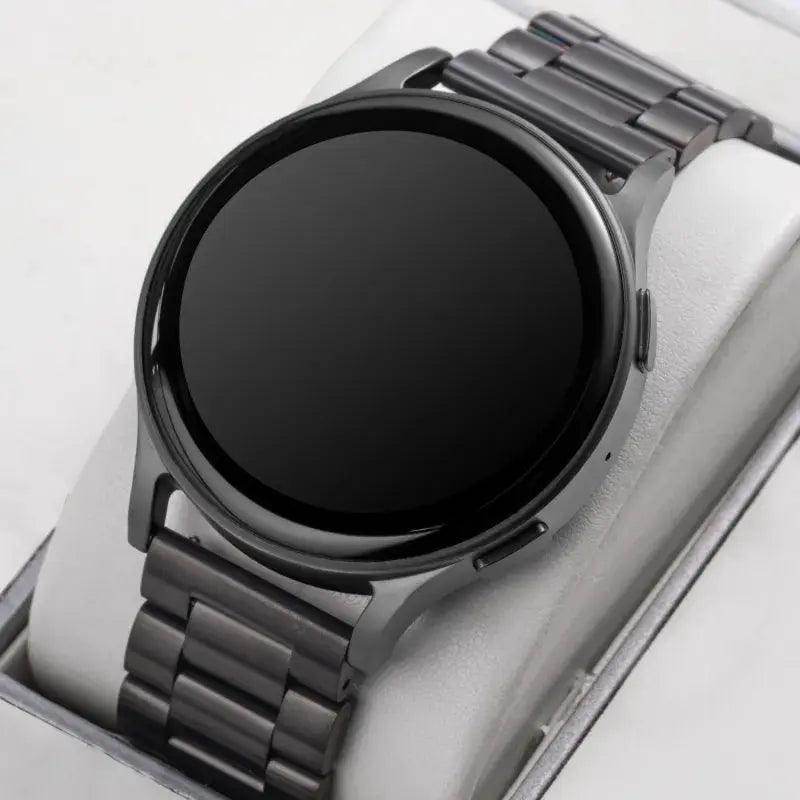 smartwatch with steel strip - SmartPursue™